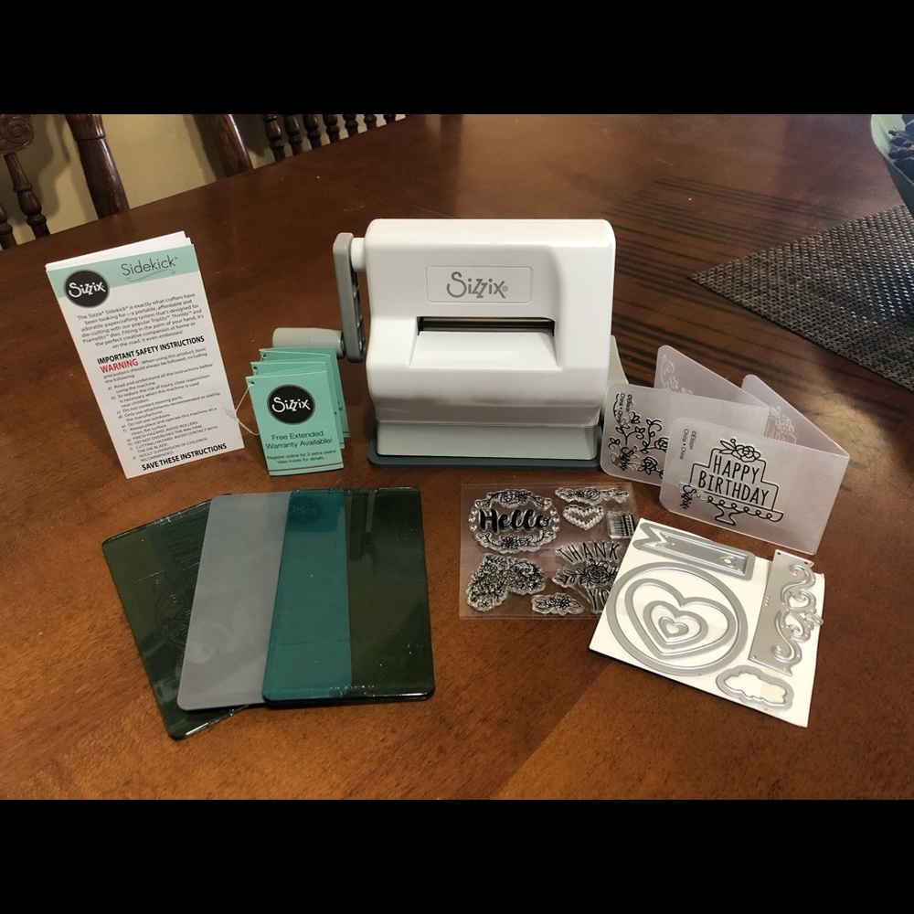 LOT:  Sizzix Sidekick, WeRMemory, Stamping/Punches